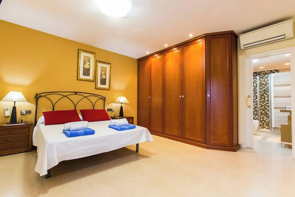 Private Pool, Garden, Barbecue and Beach Nearby