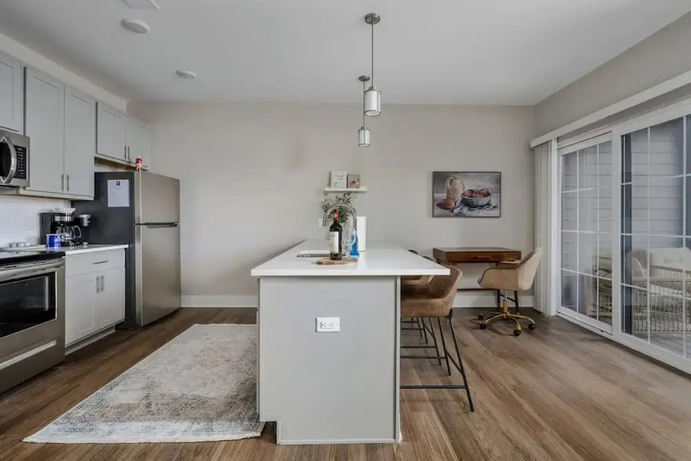 Downtown Luxury - Top Floor 2BR at Topiary Park