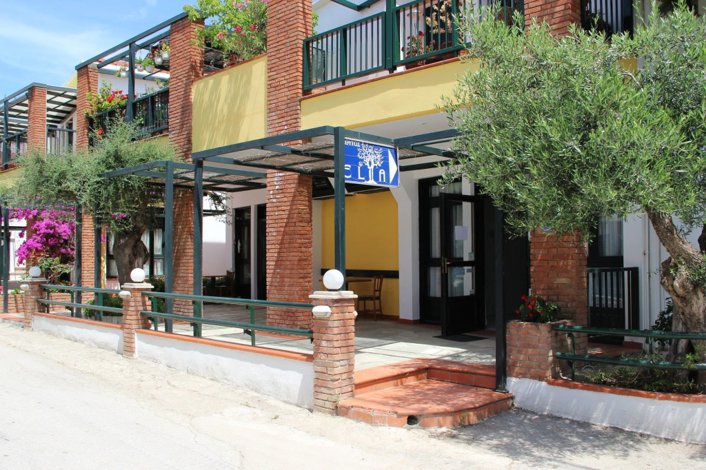 Elia Apartments
