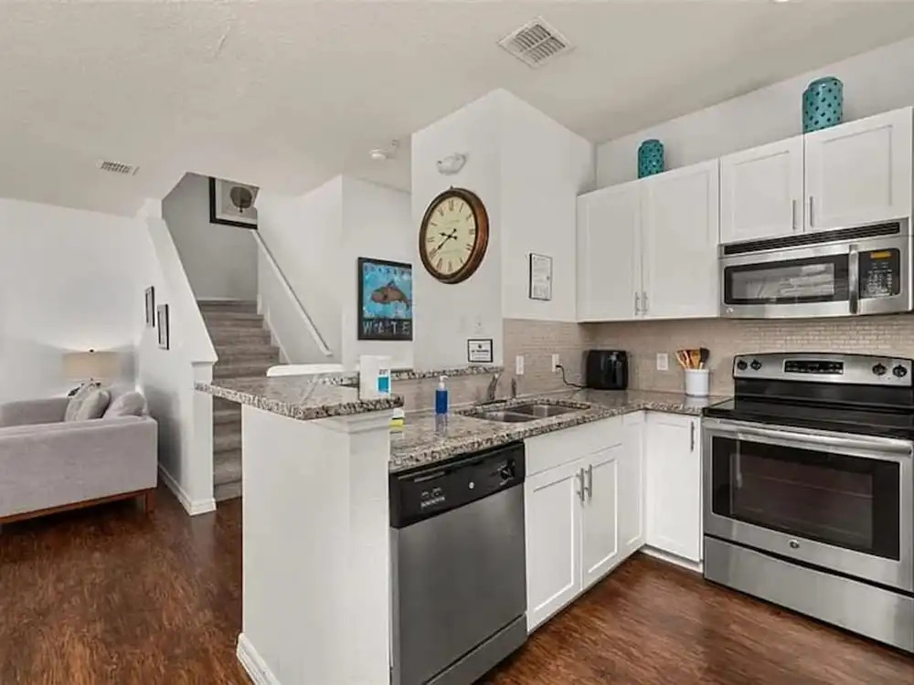 Spacious Family Retreat 4bdr Near Disney - 2408