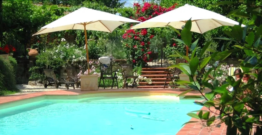 TENUTA SOSPESA - Exclusive Villa, Pool & Party Barn near Tuscany
