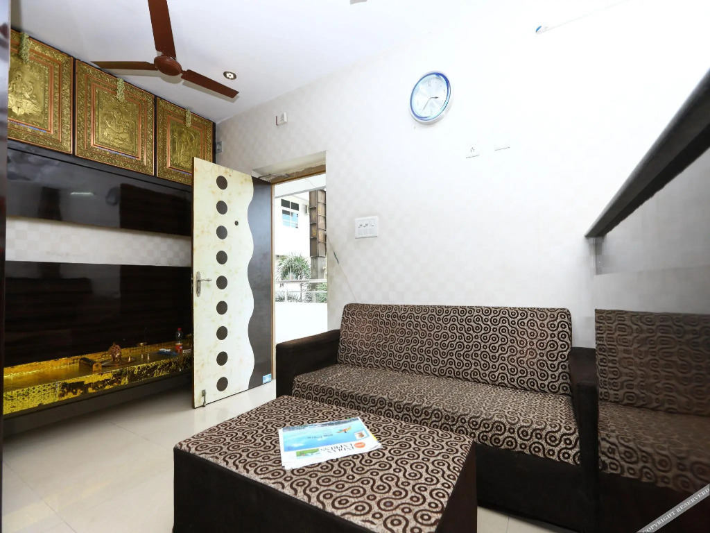 OYO 5045 Apartment NKS Leo Inn