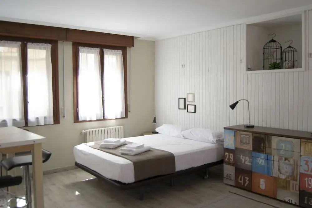 Tres Puentes Anguiano Apartamentos y Pensión