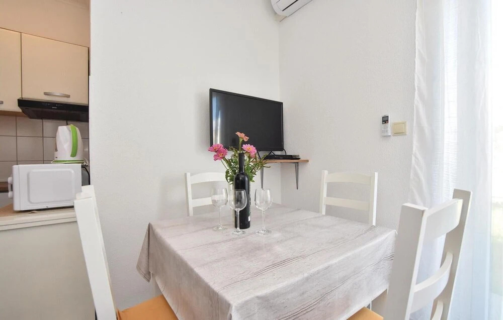 Awesome Home in Podstrana With Wifi and 1 Bedrooms