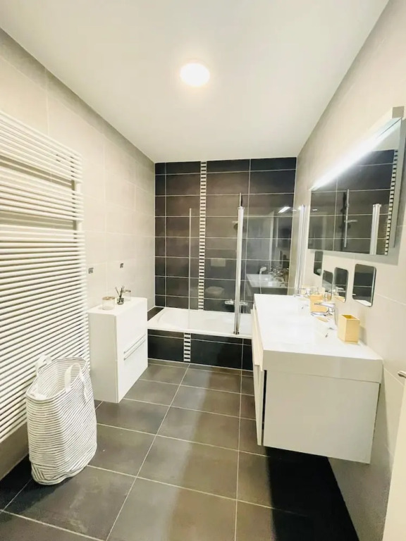 Luxury Green Penthouse Terrace & Parking