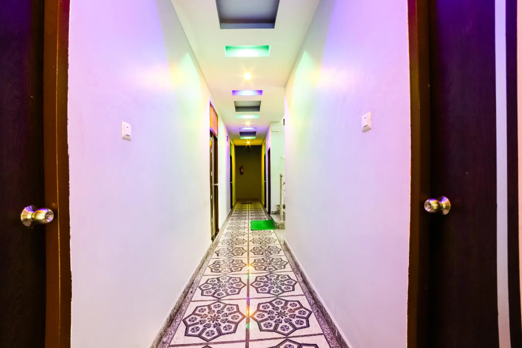 Capital O 63475 Hotel Vinayak