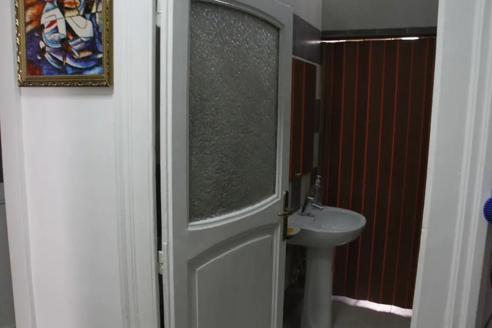Room in B&B - 1bed in Basic 8 Bed Mixed Dorm - Share Bathroom