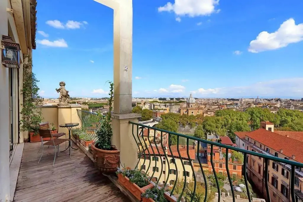 Sant Onofrio Terrace Apartment