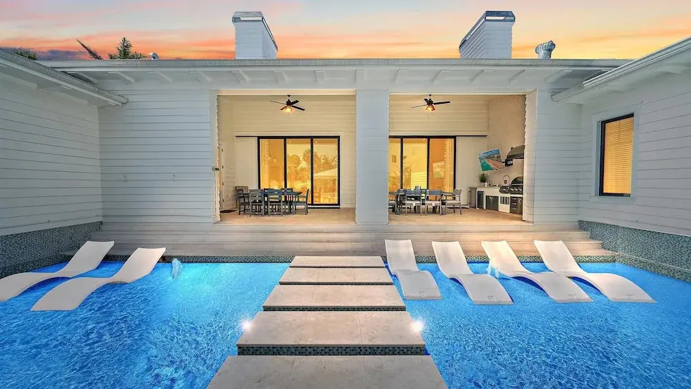 Dream Island 8 Bedroom Home