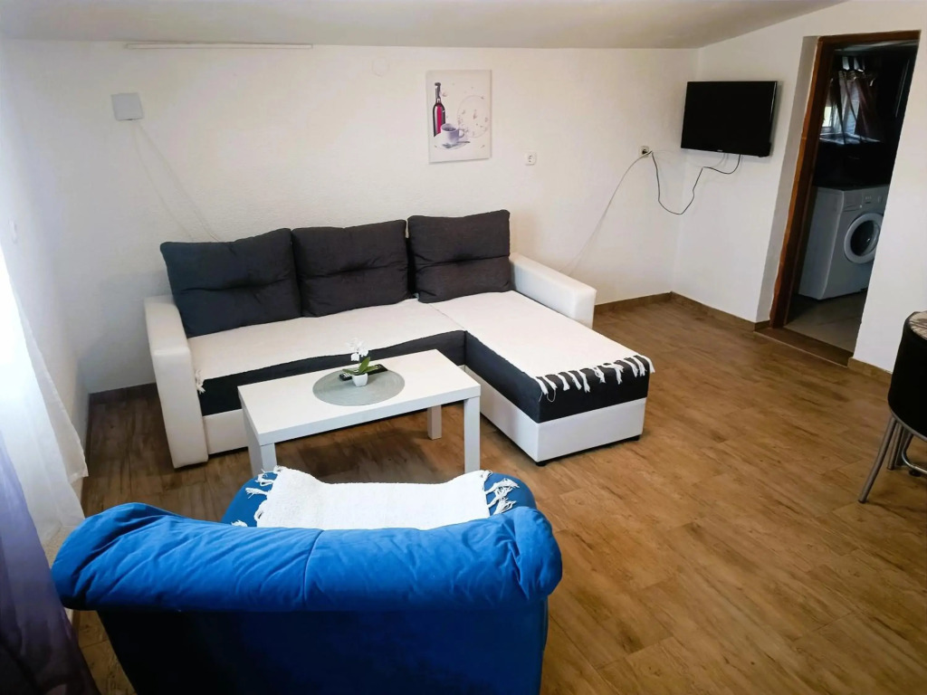 New! Apartments Babic only 50 meters from the sea