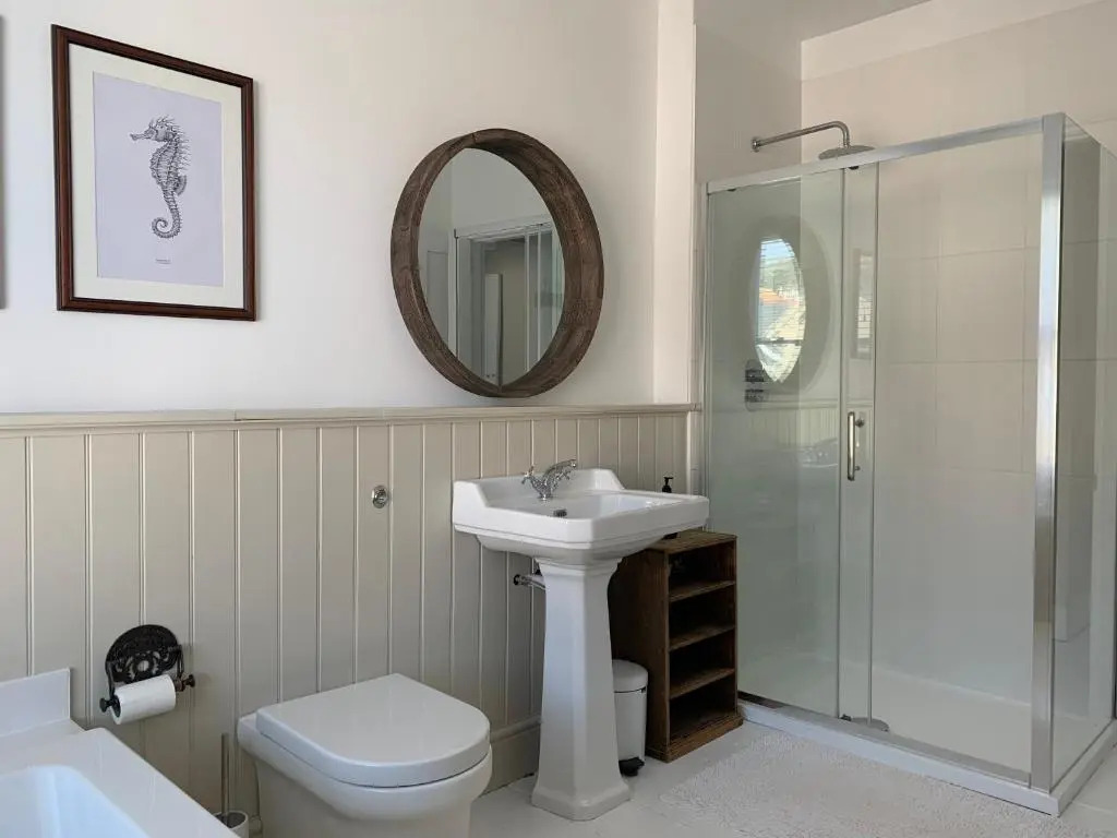 28 North, Stunning Costal home with Generous Ferry Reduction