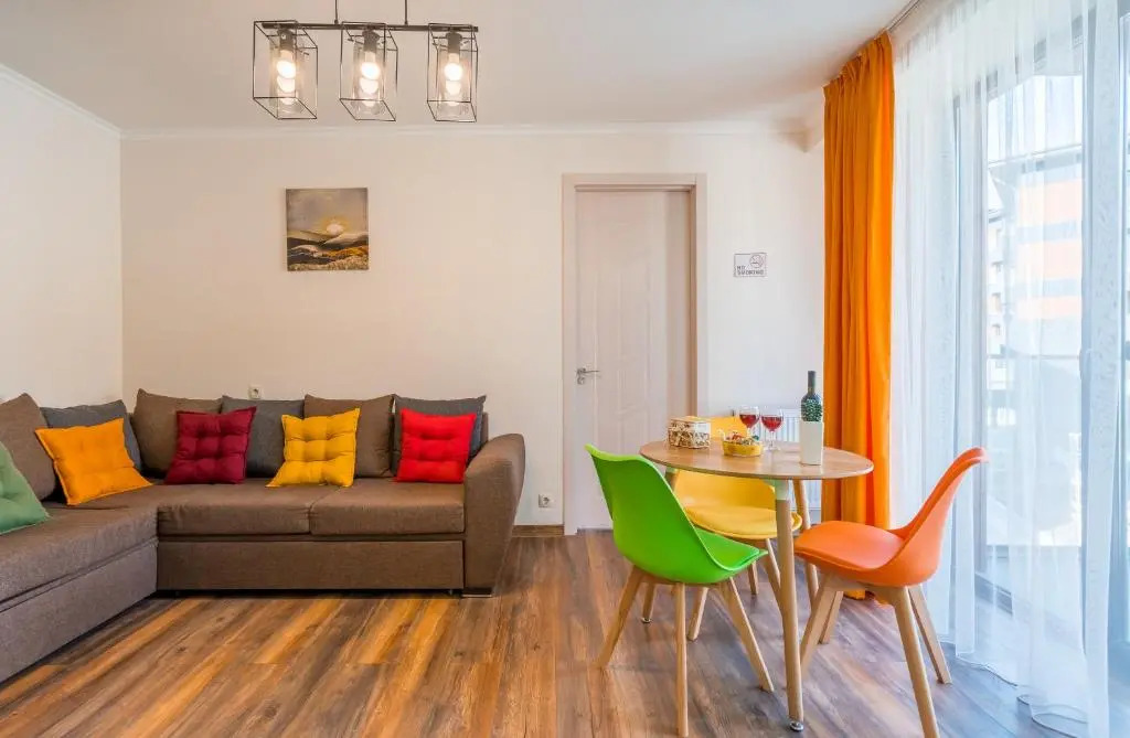 APARTMENT422