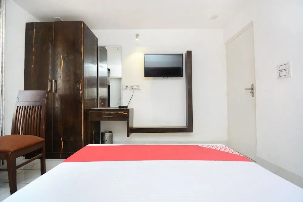 Oyo 30999 Hotel Vaishno