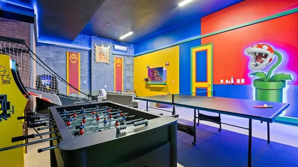 Lakeside Villa With Pool, Cinema & Games Room