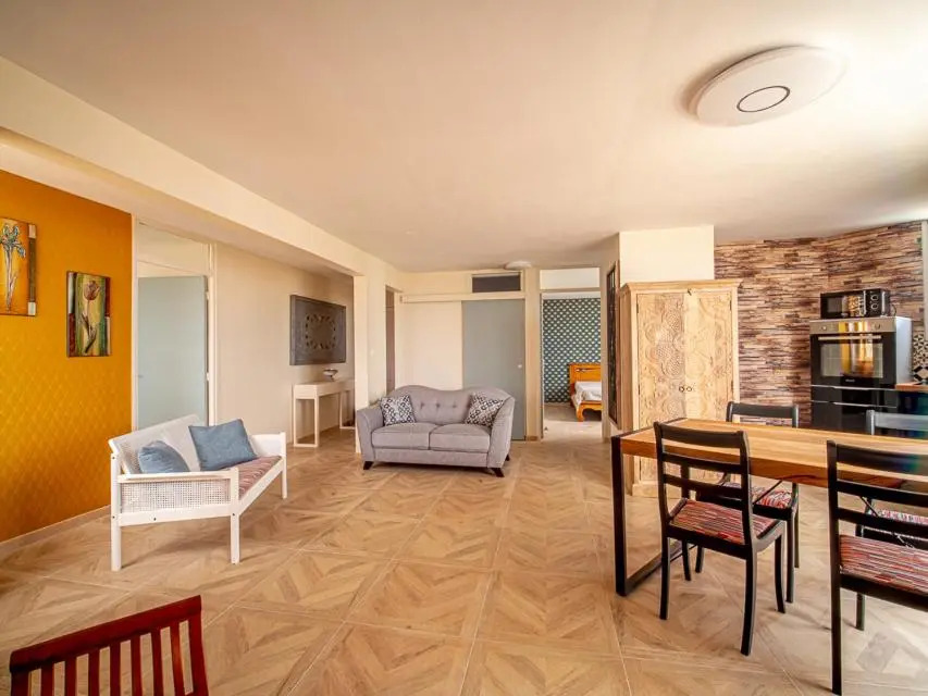 T3 - L' Anaxa - 65m² - champ fleuri, 2 chambres.