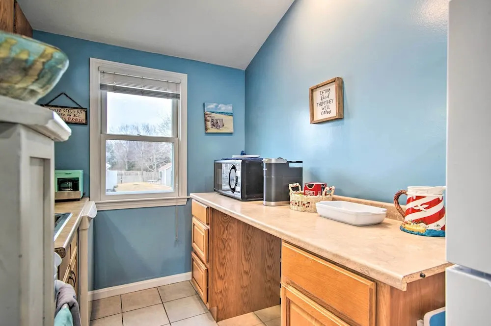 South Yarmouth Condo: Walk to Beach & Dining!