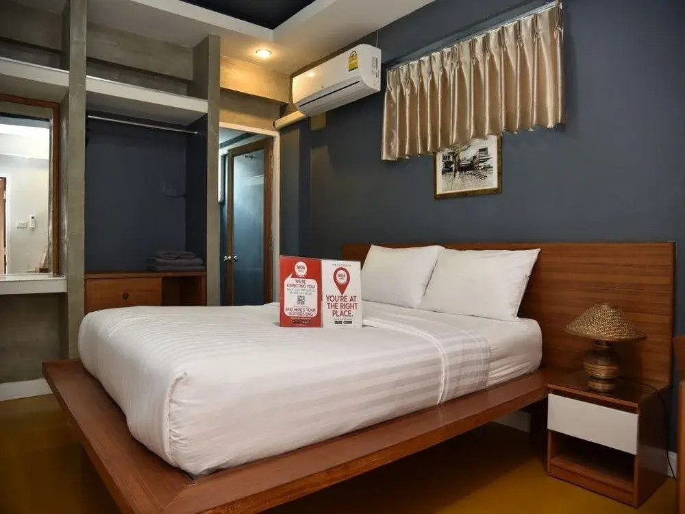 Chula Room & Service
