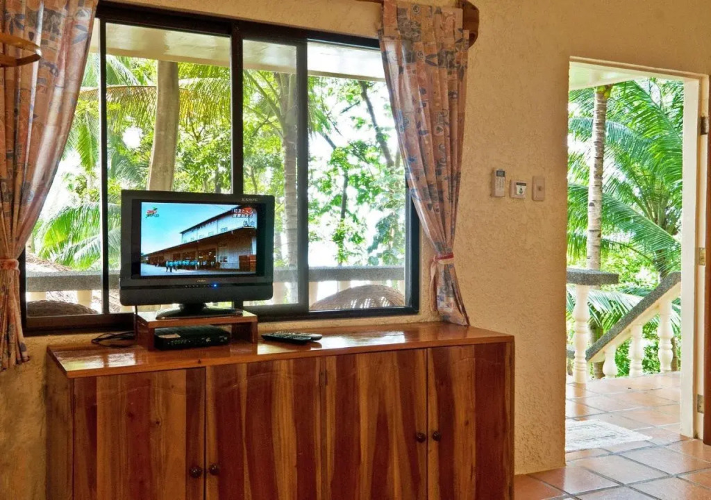 Easy Diving and Beach Resort