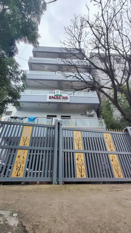 FabHotel Spark Inn
