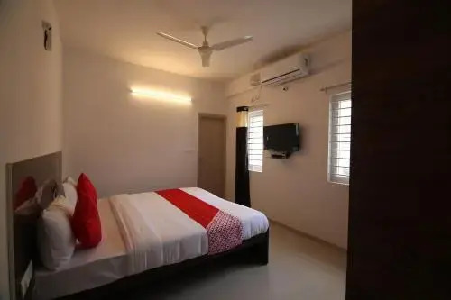 OYO 28285 Maruthi- Luxury Rooms