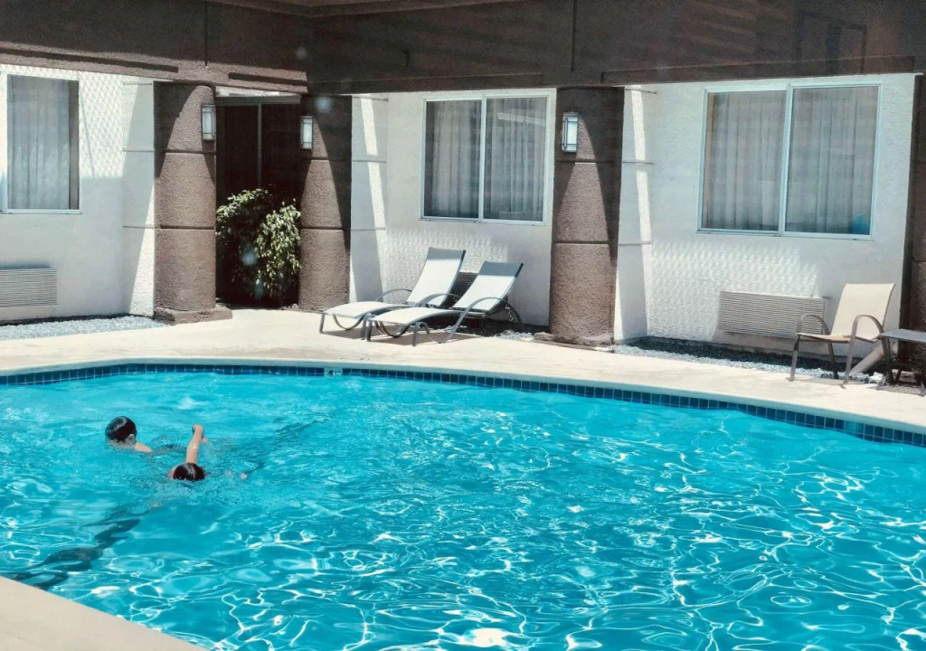 Country Inn & Suites by Radisson, San Jose International Airport, CA