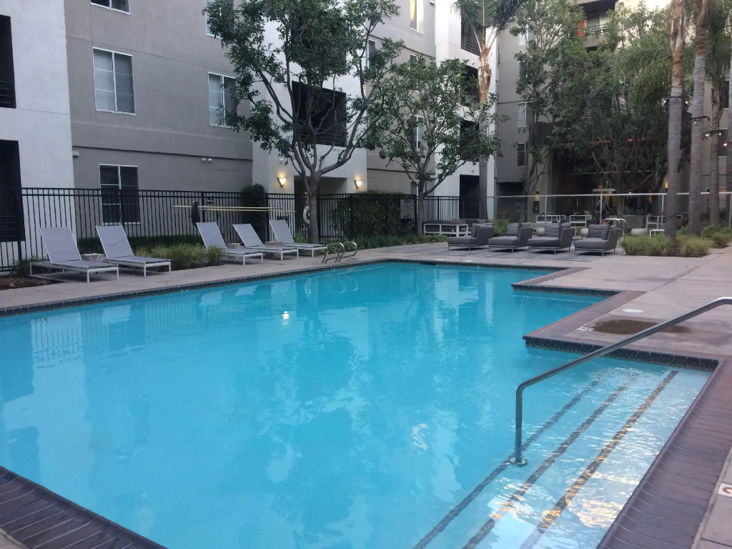 Hotel Style Furnished Suites in LA Beach Area