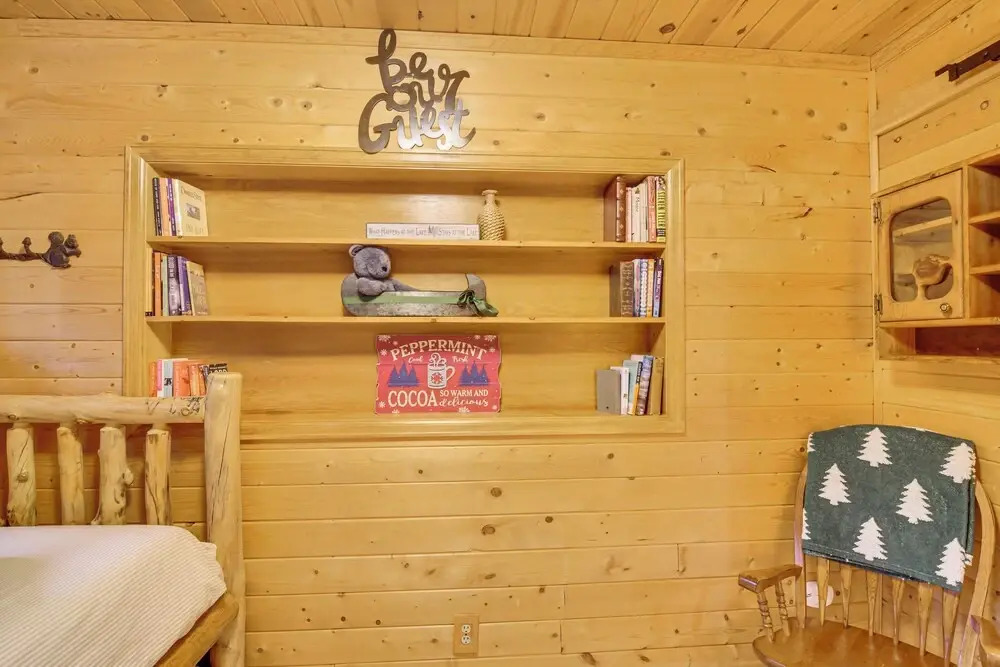 2 Mi to Rocky Mountain Nat'l Park: Cabin w/ Views