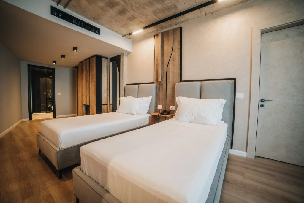 AMR Hotel - Durres