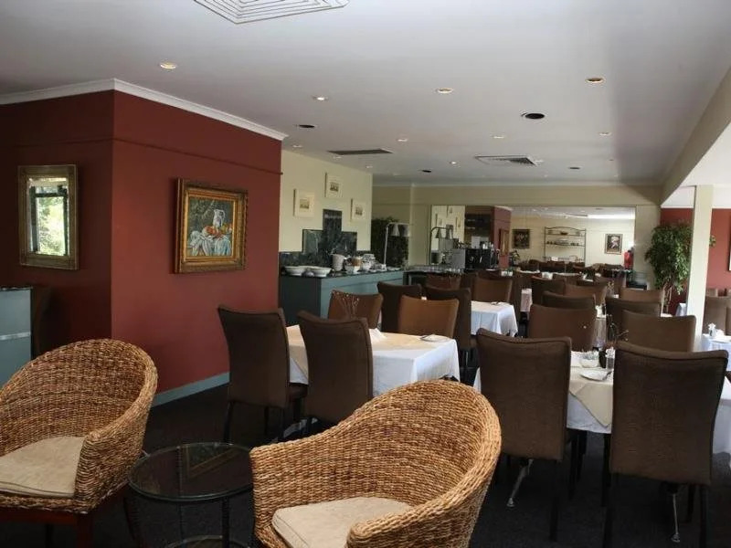 Twin Towers Inn