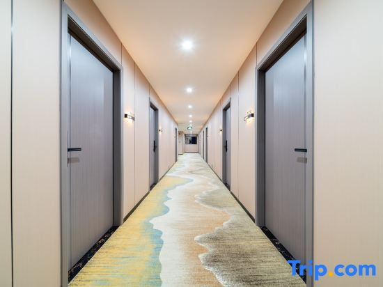 Ziyue Smart Hotel (Shuikou Dongjiang Industrial Park)