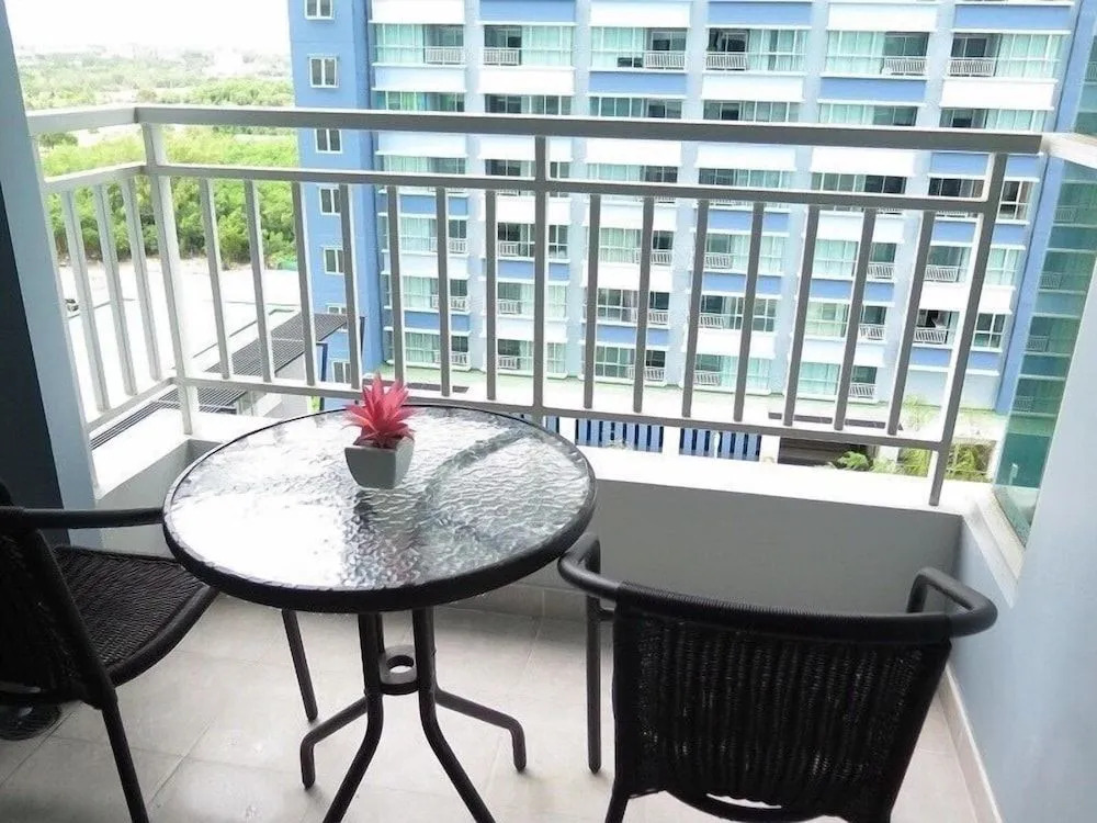 Lumpini Parkbeach Pattaya Pool View