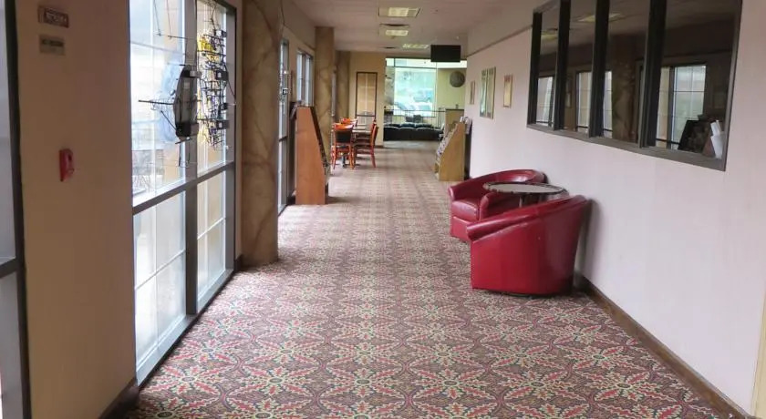 Days Inn Lead