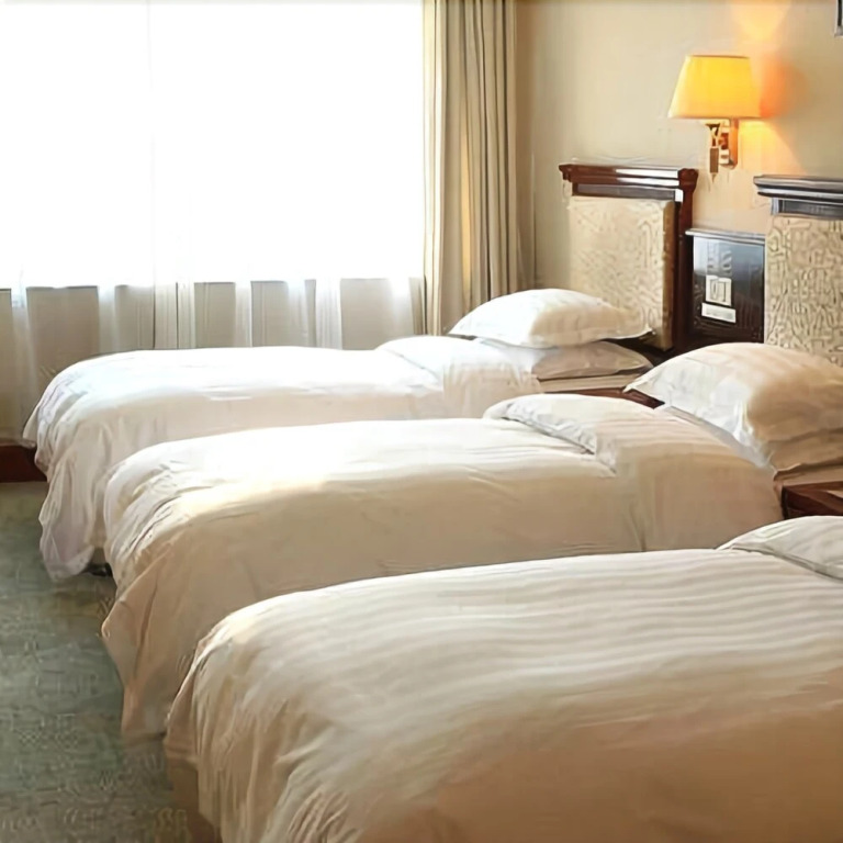 Hong Ji Hua Tian Hotel