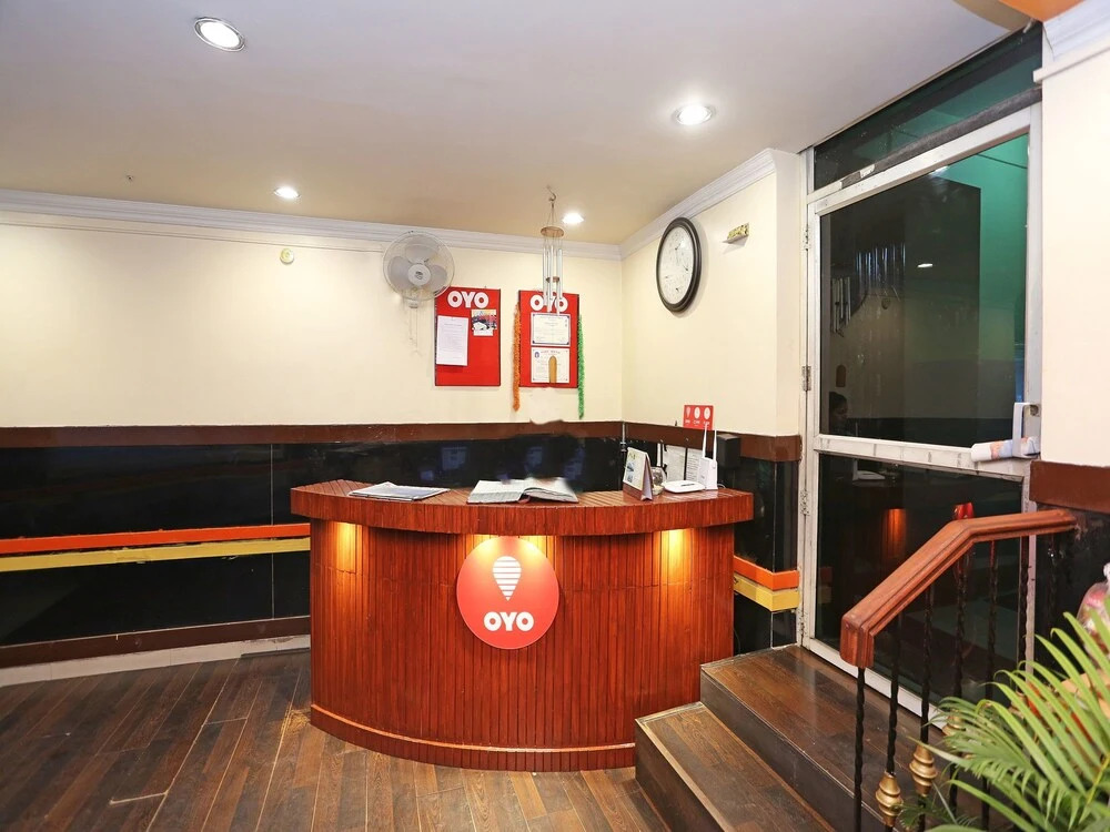 Oyo 7633 Jmc Inn