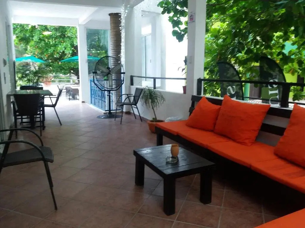 Loft 10 Hostel