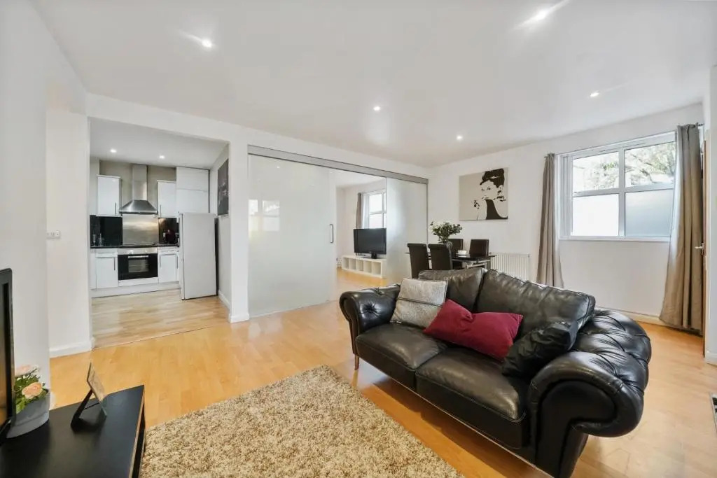 GRANGE City 2 Bed Modern Apartment by Tower Bridge London Bridge