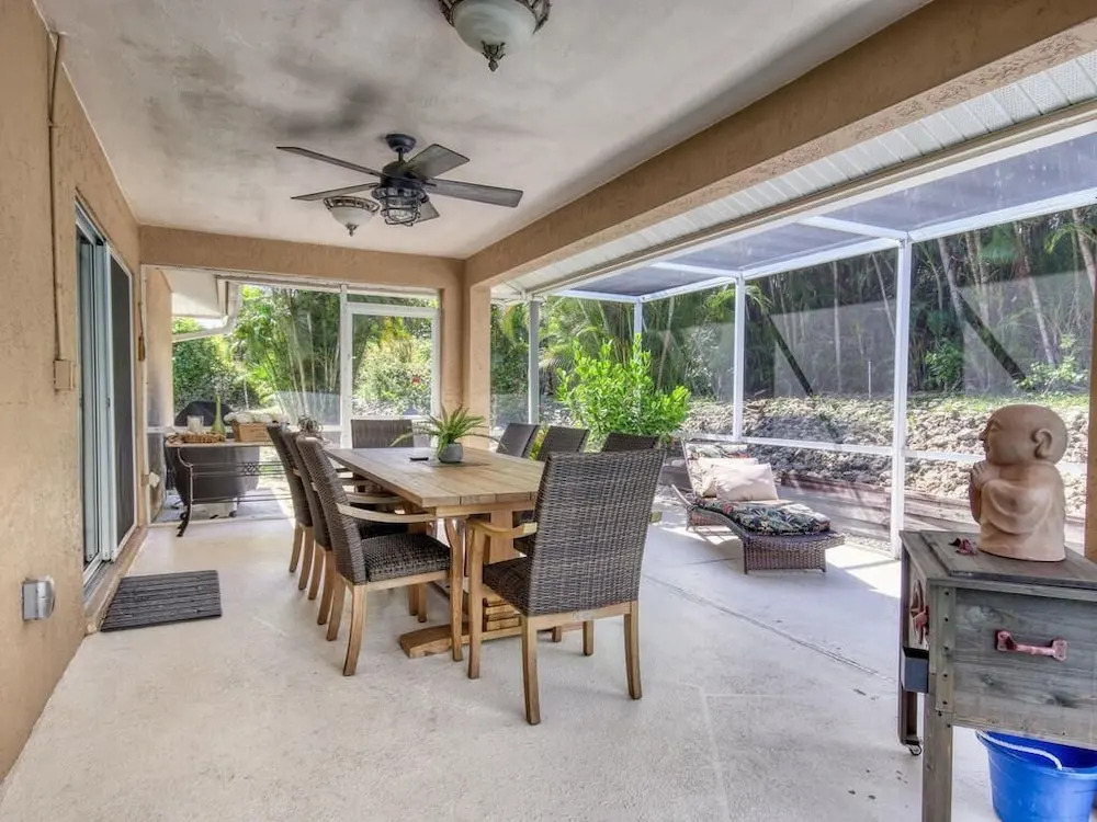 Quiet Inland Home With Pool, two Queen Beds and Grill