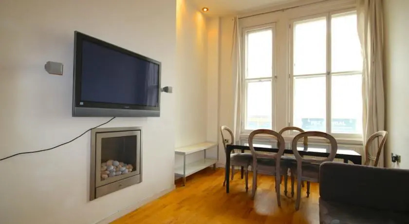 FG Property - Notting Hill, Ladbroke Crescent, Flat 1