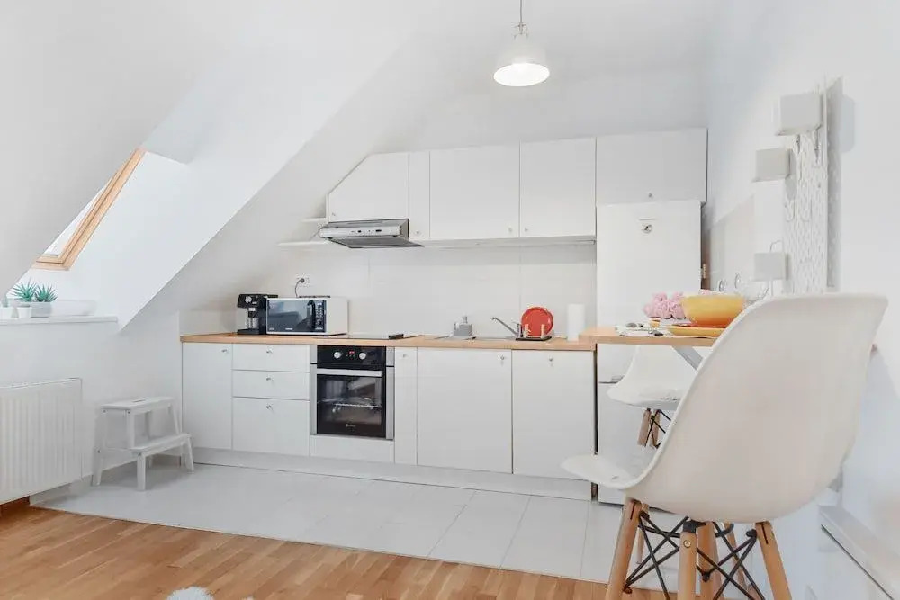 Attic Studio near Carol Park