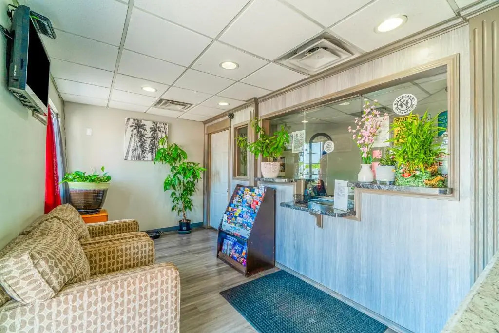 Deluxe Inn & Suites By OYO Miami OK