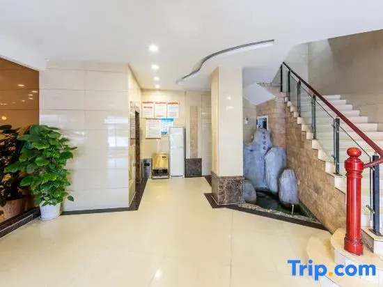 Yilu·Fengqing Business Hotel