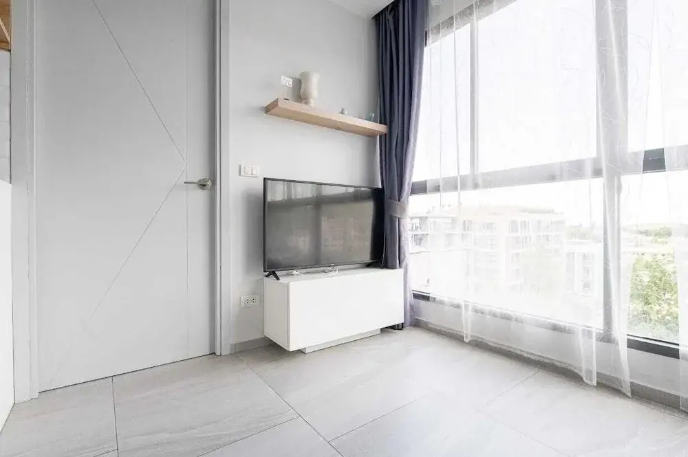 Sleek 2 Bed Apt T2-818