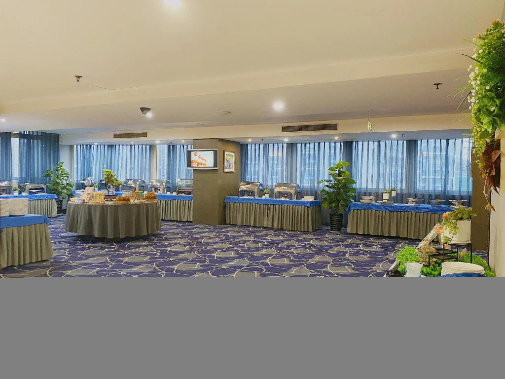 Rezen Kingtown Hotel (Chongqing Xinpaifang)