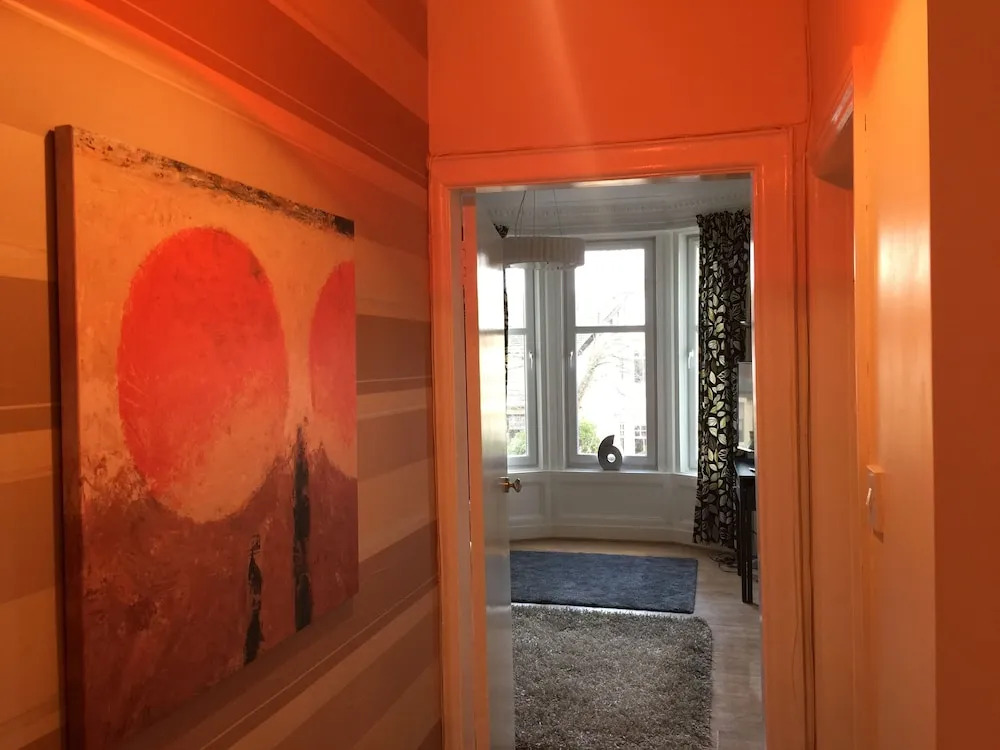 Great location 1 Bedroom Scotstoun Flat