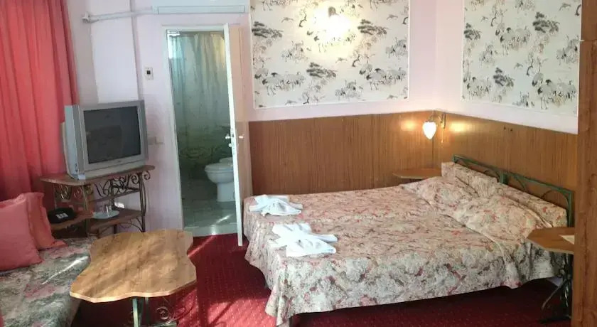 Astra Family Hotel