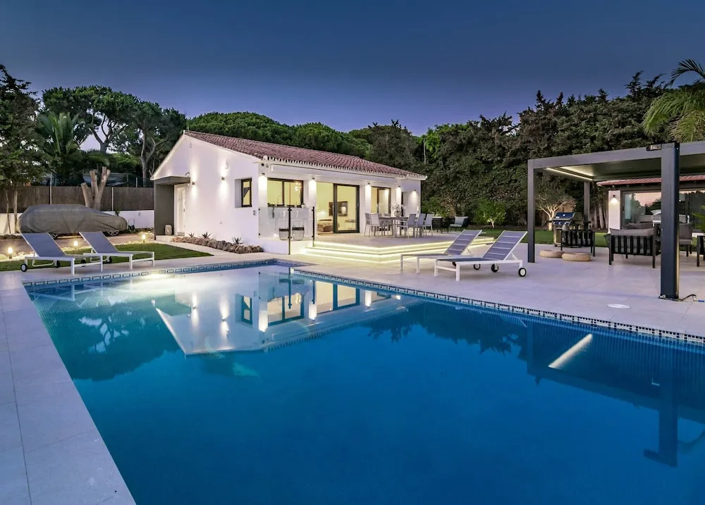 MAR - Luxury Villa Marbesa 400 meters to beach