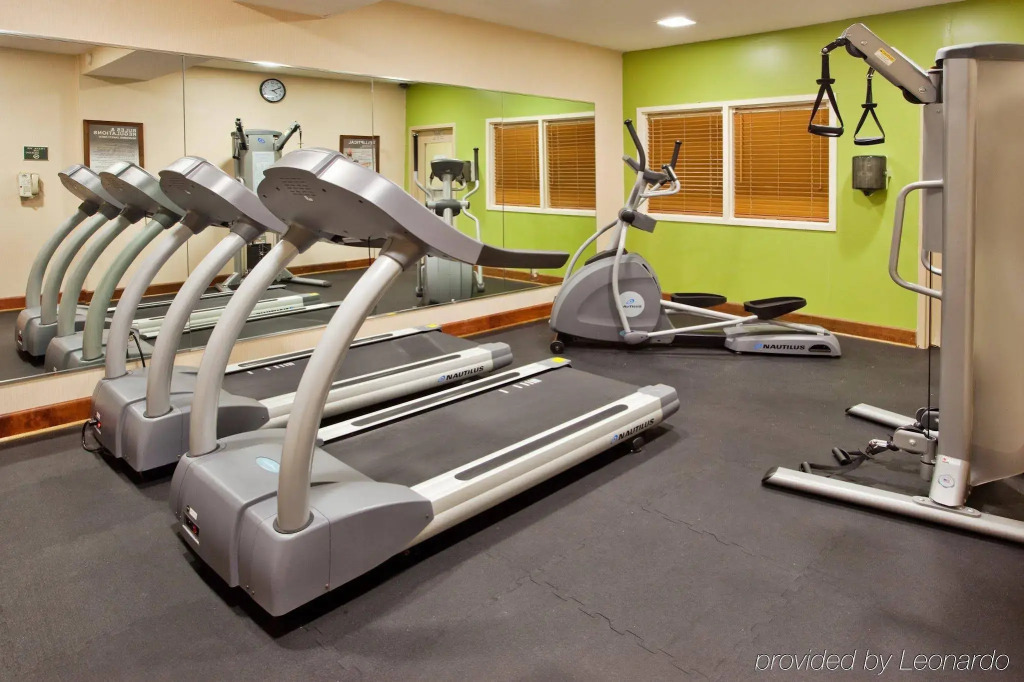 Country Inn & Suites by Radisson, Savannah Midtown, GA