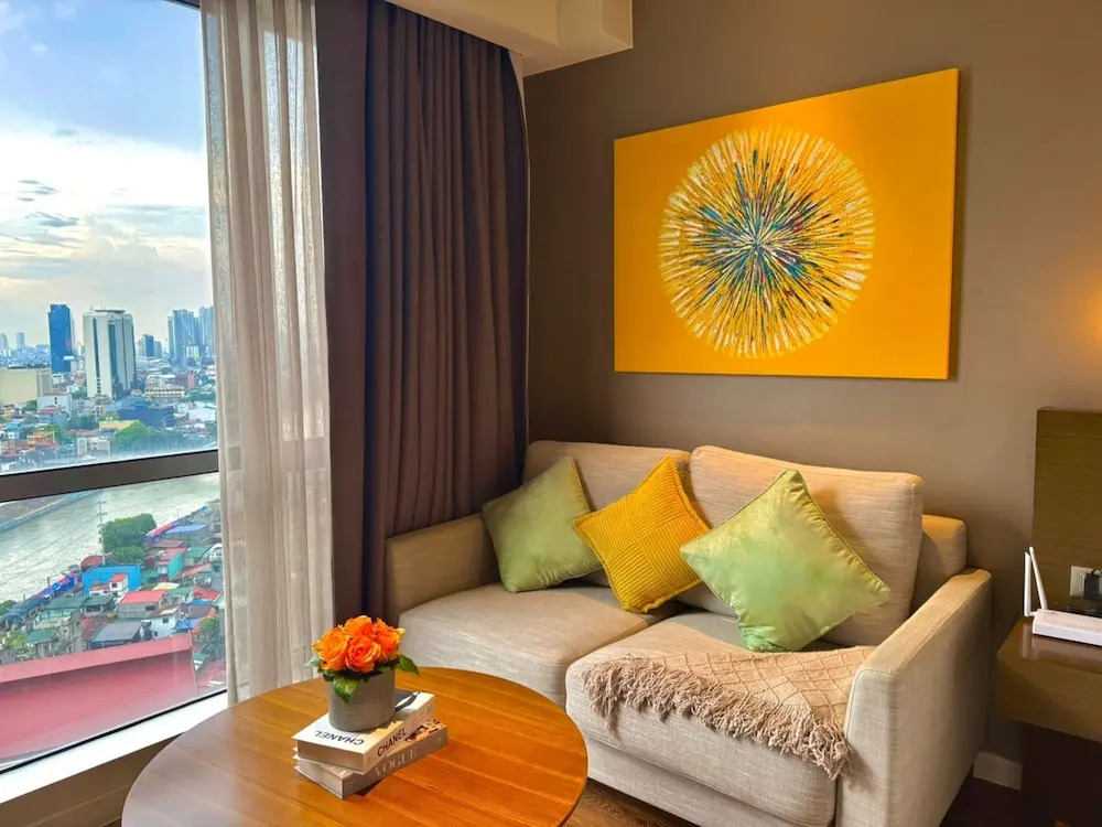 Cozy Retreat King Suite