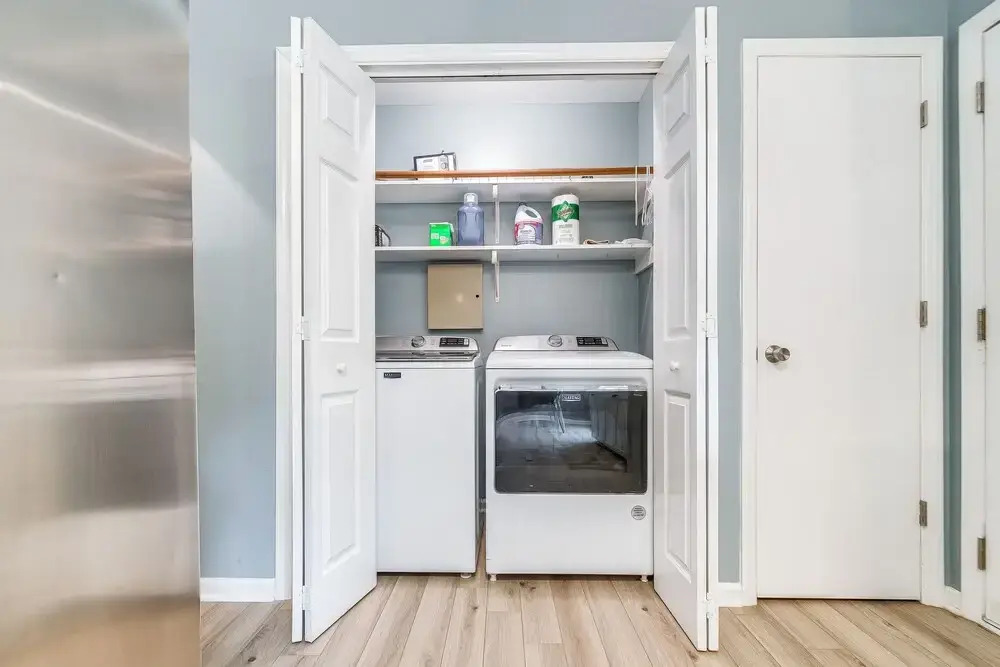 Home w/ Pet-friendly Yard, 1 Mi to Dtwn Raleigh!