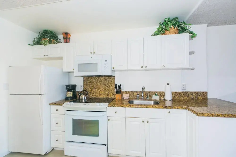 Ilikai Marina Studio City View Condos with Fully Equipped Kitchens & Free Wifi